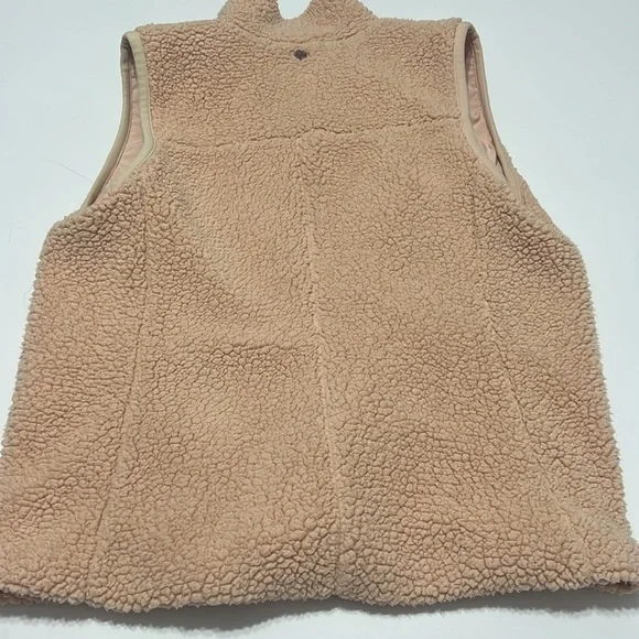Calia pink Sherpa Vest, zip up size med - Picture 4 of 6